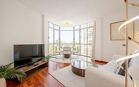Luxury Apartments In Barrio Palacio